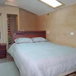 Alojamiento A Pasos Del Hospital